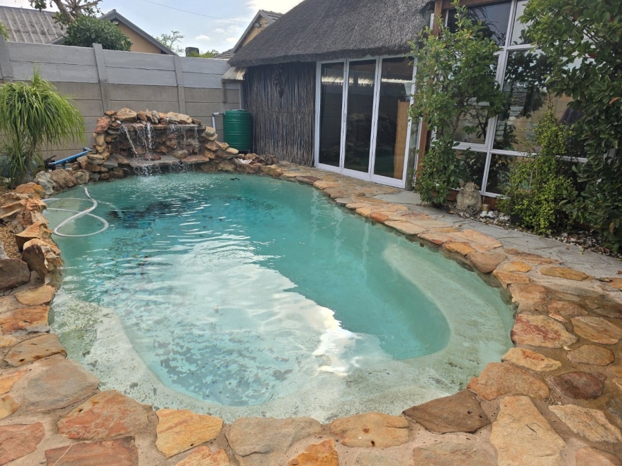 4 Bedroom Property for Sale in Thornton Western Cape